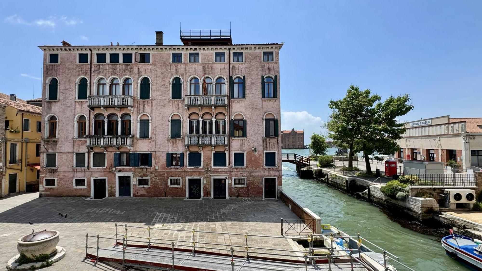 Ca' Angelica Canal View *