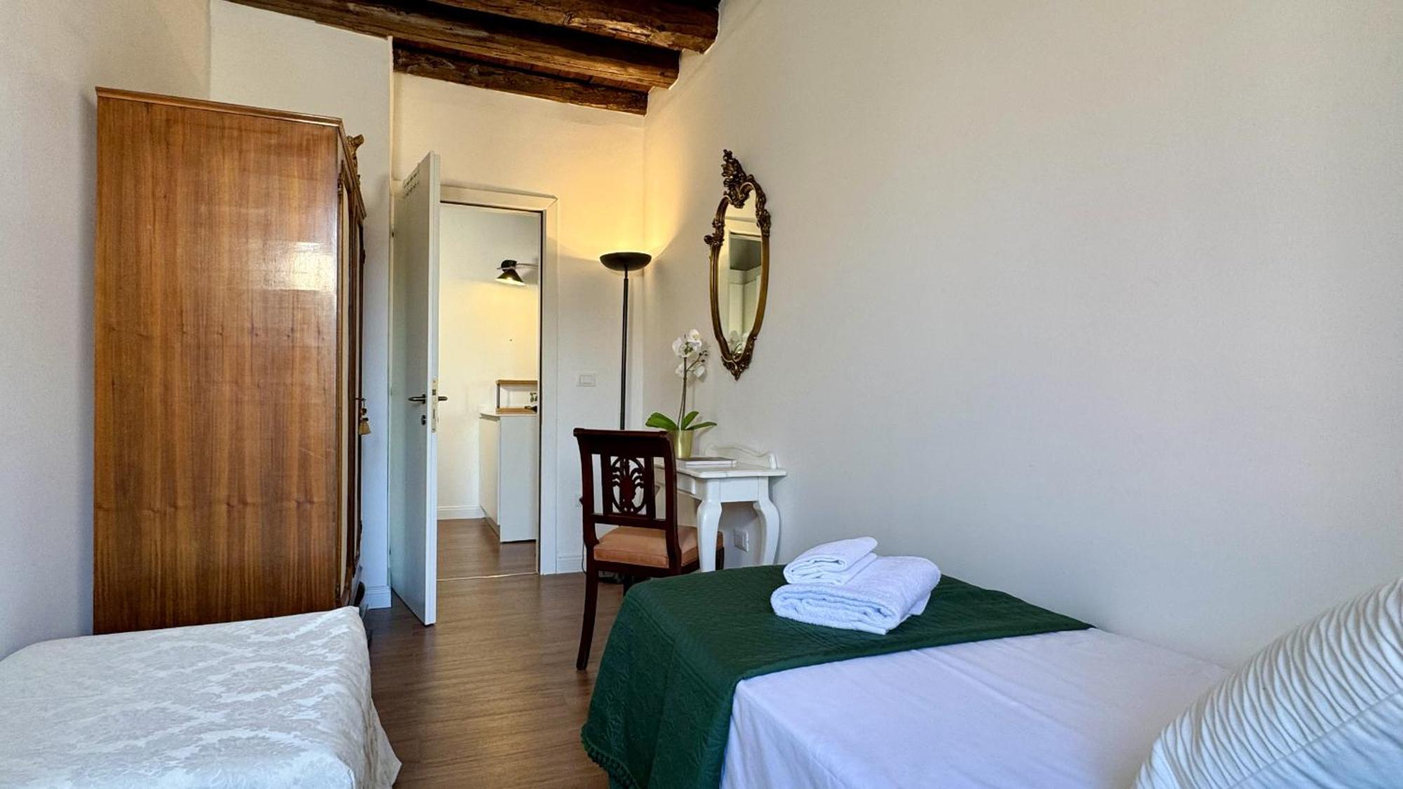 Ca' Angelica Canal View Apartment