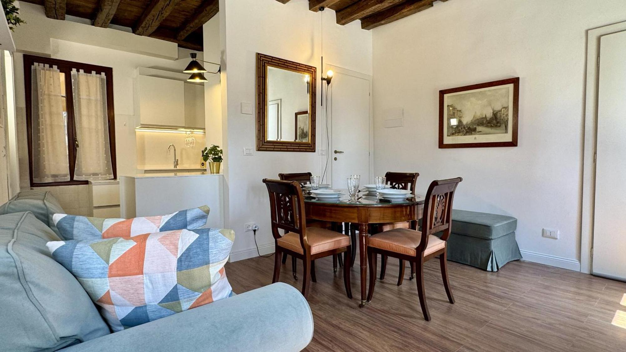 Apartment Ca' Angelica Canal View Venice